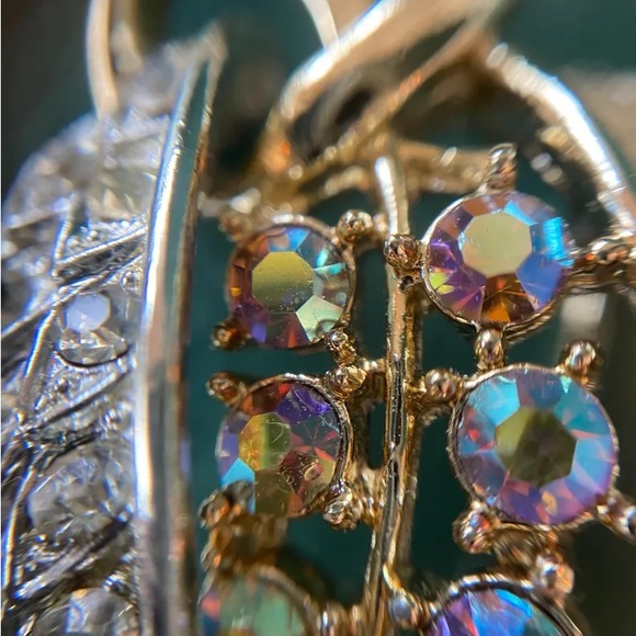 Vintage CORO brooch Rhinestone Leaf Aurora borealis gold tone silver signed - Picture 5 of 6